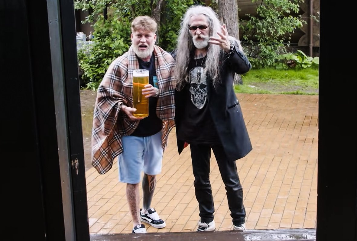 Блогер Александр Габар (слева) и актер Никита Джигурда на следующий день после вечеринки