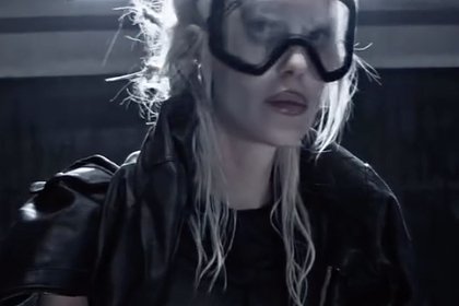 В сети удивились новому образу певицы Глюкозы со словами «что она с собой делает?»