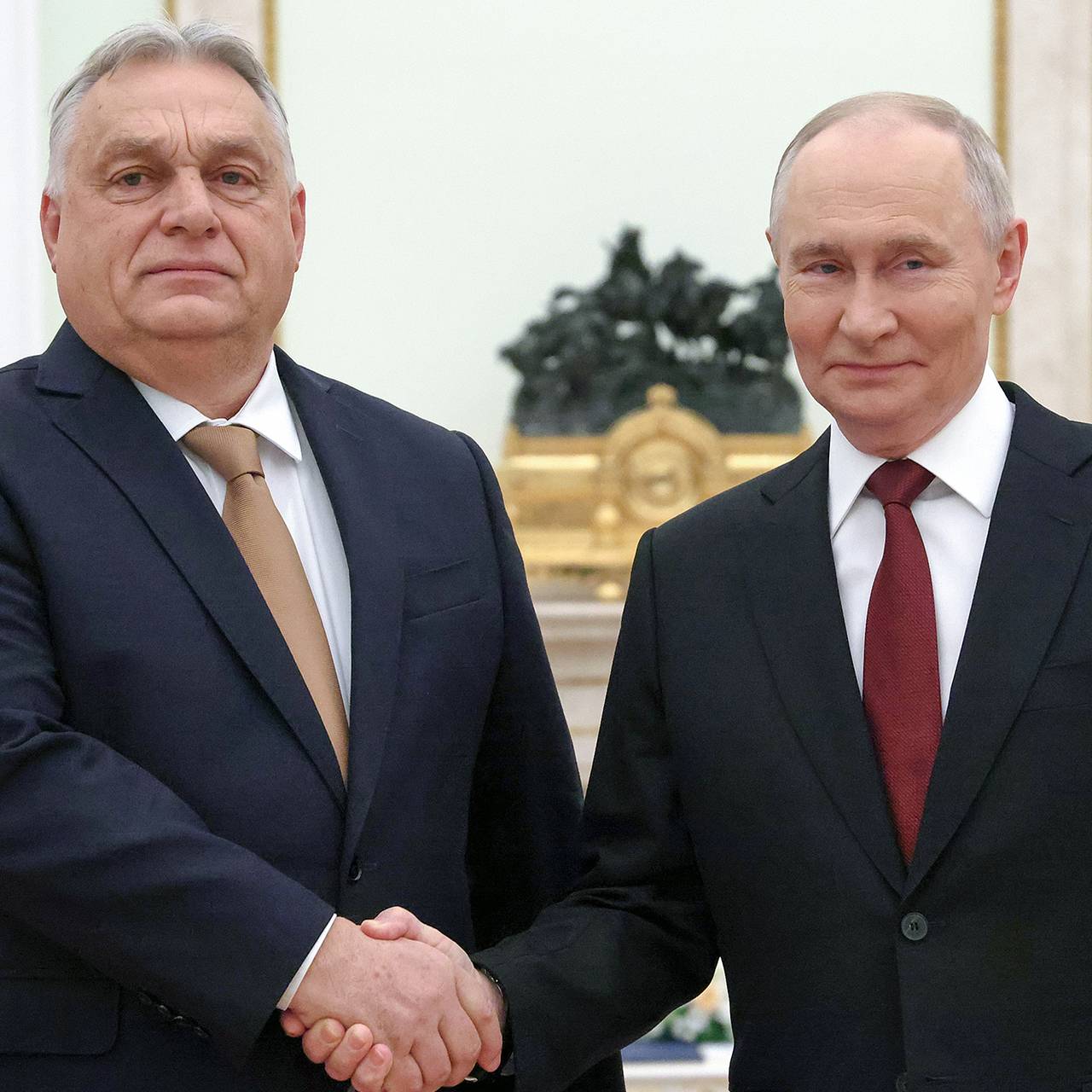«Орбан бросил вызов партнерам». Премьер Венгрии встретился с Путиным в Москве. Чем их переговоры возмутили мировые СМИ?