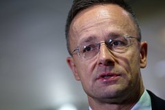 Петер Сийярто