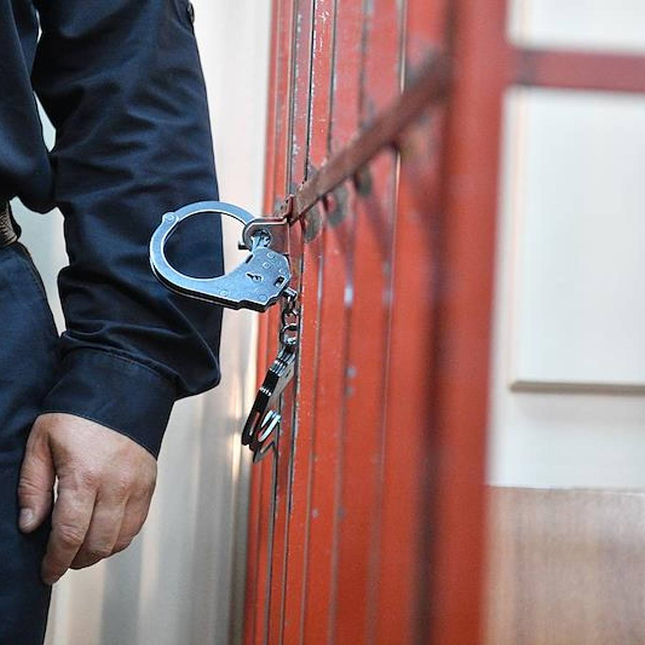 Глава российского региона попал в СИЗО за помощь в заключении контракта