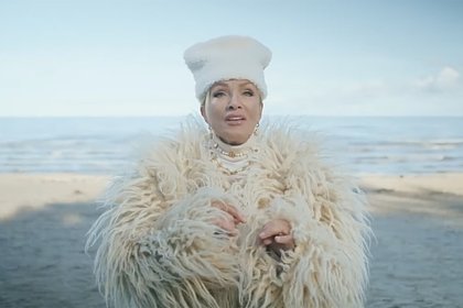 Лайму Вайкуле раскритиковали из-за песни на украинском языке