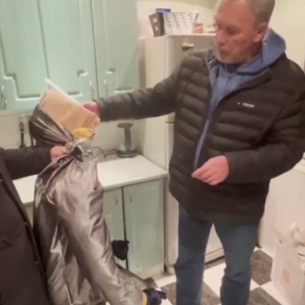 Россиянин забил знакомую молотком после ее просьбы