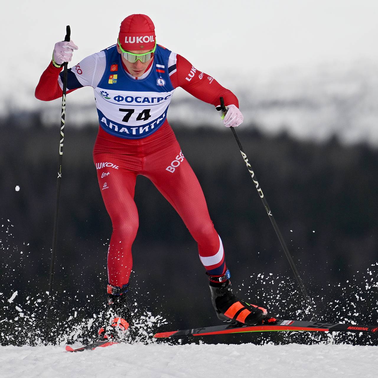 У Большунова сломалось крепление во время гонки