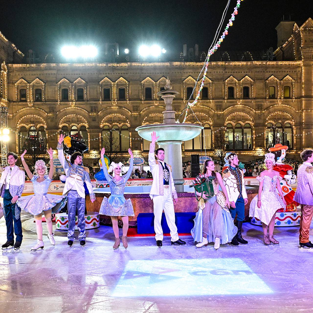 На Красной площади открыли ГУМ-каток