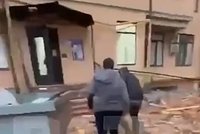 В Дагестане произошел мощный взрыв в многоэтажке. Десятки машин оказались под завалами, есть раненые. Что известно о ЧП? 