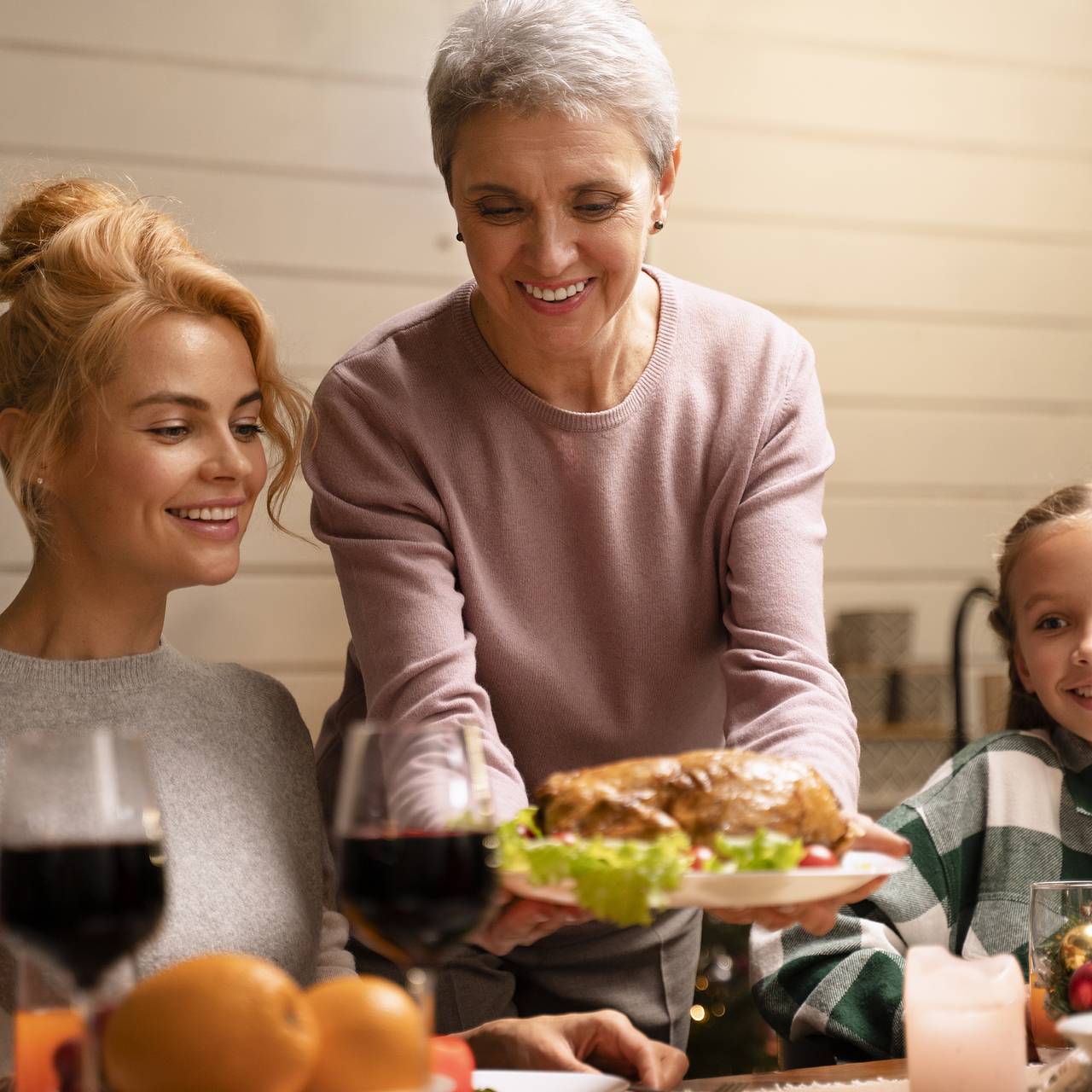 Объяснены причины усталости после семейных посиделок с любимыми родственниками