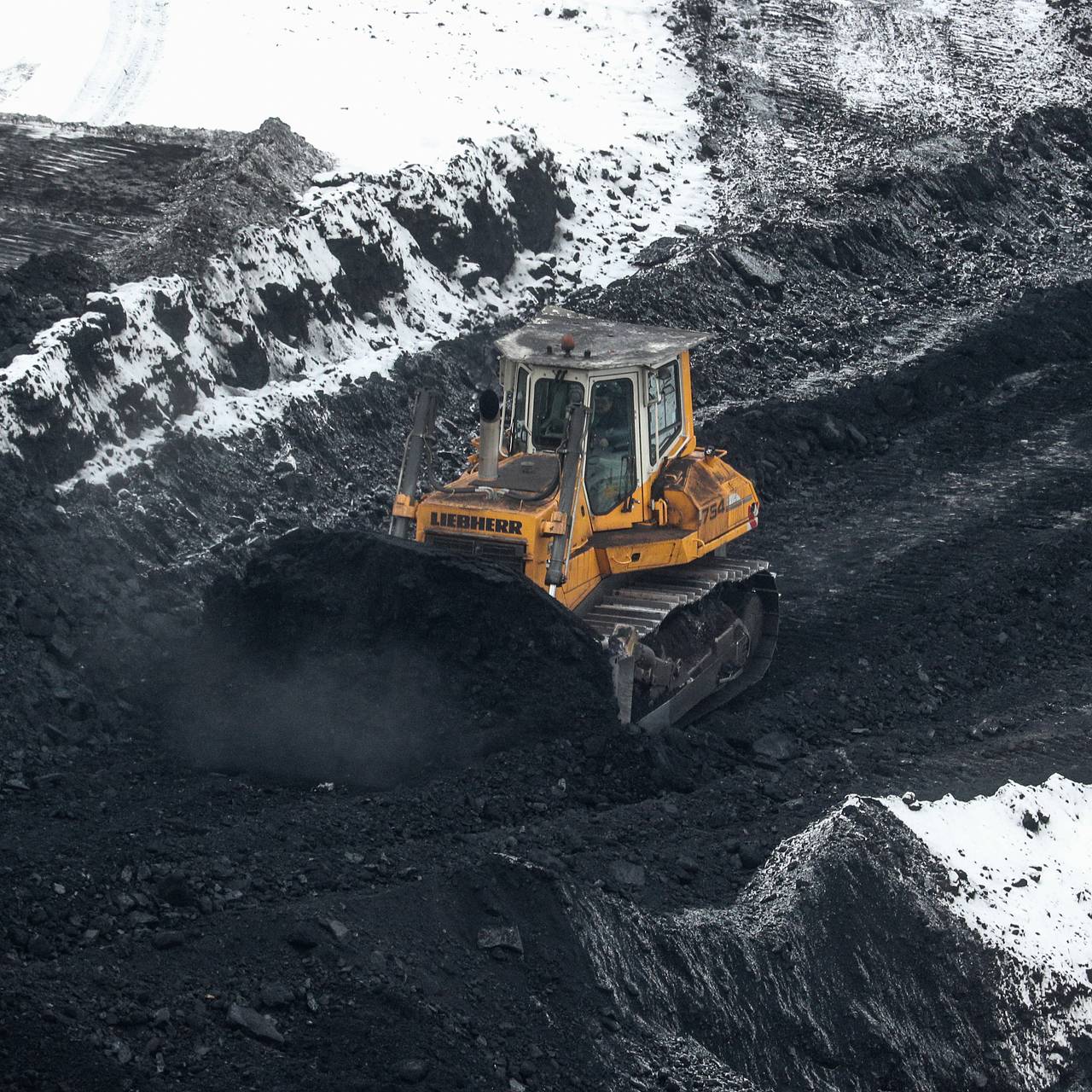 Черные копатели незаконно добыли в российском регионе уголь на 65 миллионов рублей