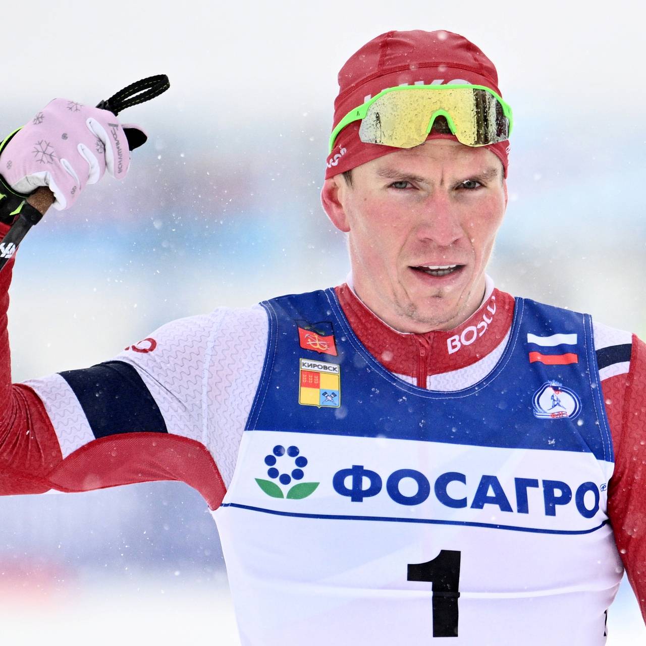 Большунов извинился за нападение на соперника после финиша