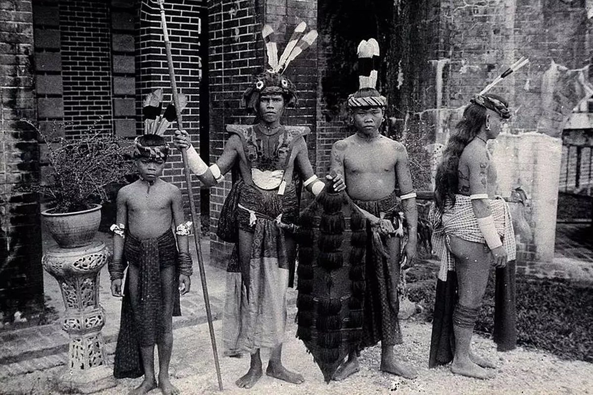 Охотники за головами с острова Борнео