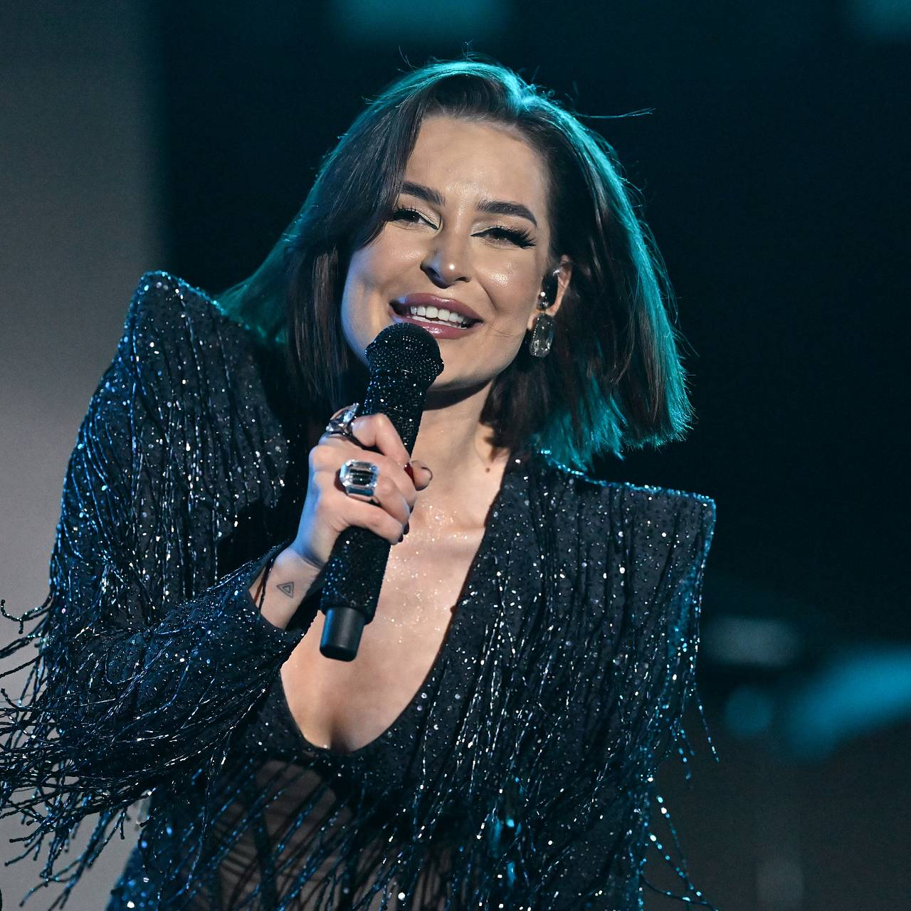 Солистка Artik &amp; Asti вышла на публику в наряде стоимостью более миллиона рублей