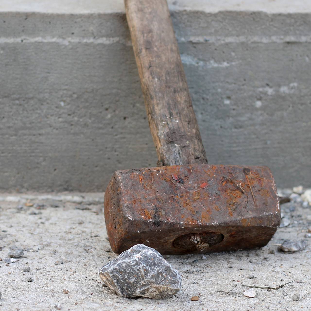 Россиянка использовала кувалду нестандартным способом