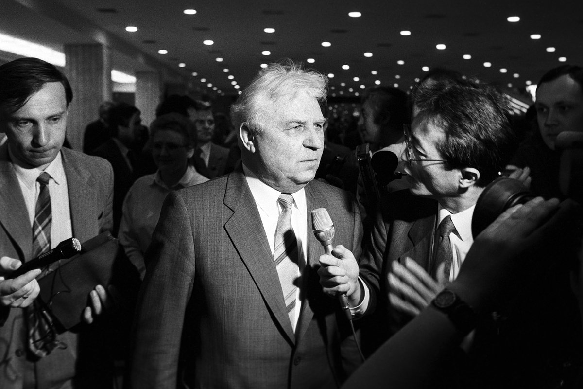 Член Политбюро ЦК КПСС Егор Лигачев на XXVIII съезде КПСС, 1990 год