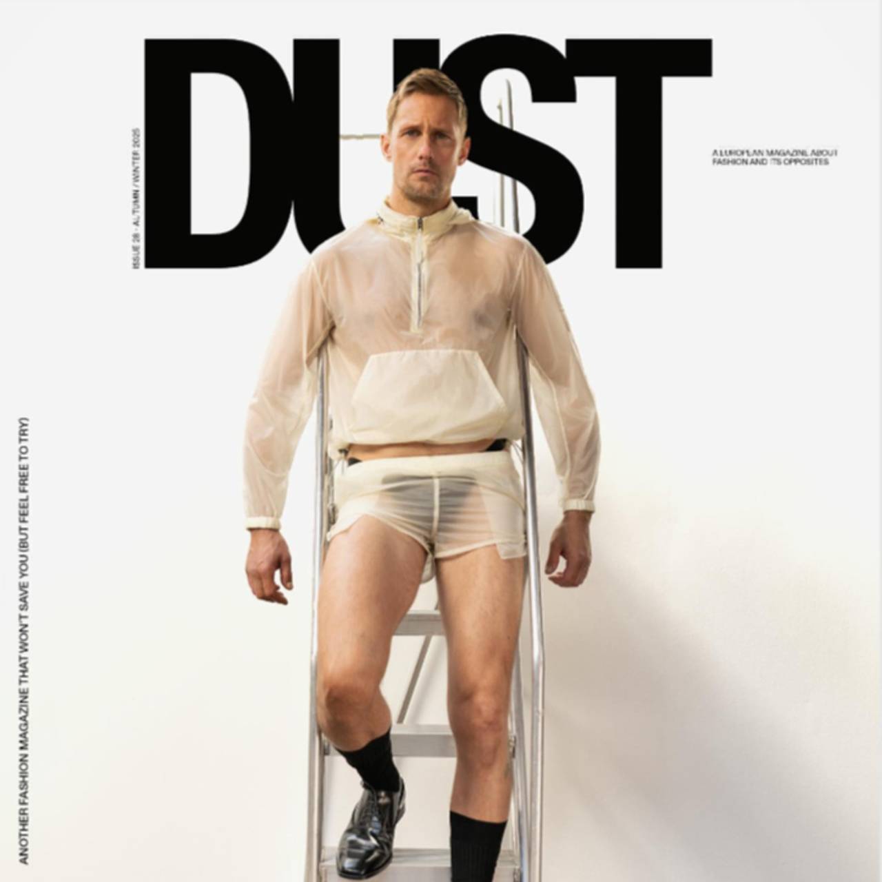 Известный актер снялся в прозрачных трусах ради обложки журнала