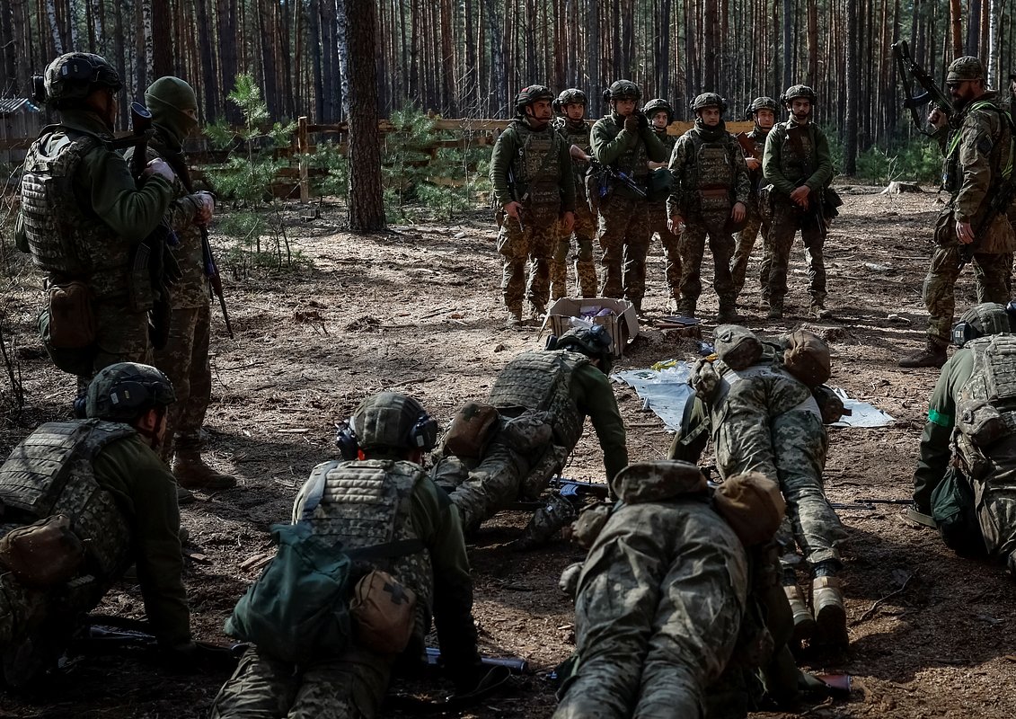 Военнослужащие 28-й ОМБр ВСУ в ходе учебной подготовки, 4 апреля 2025 года