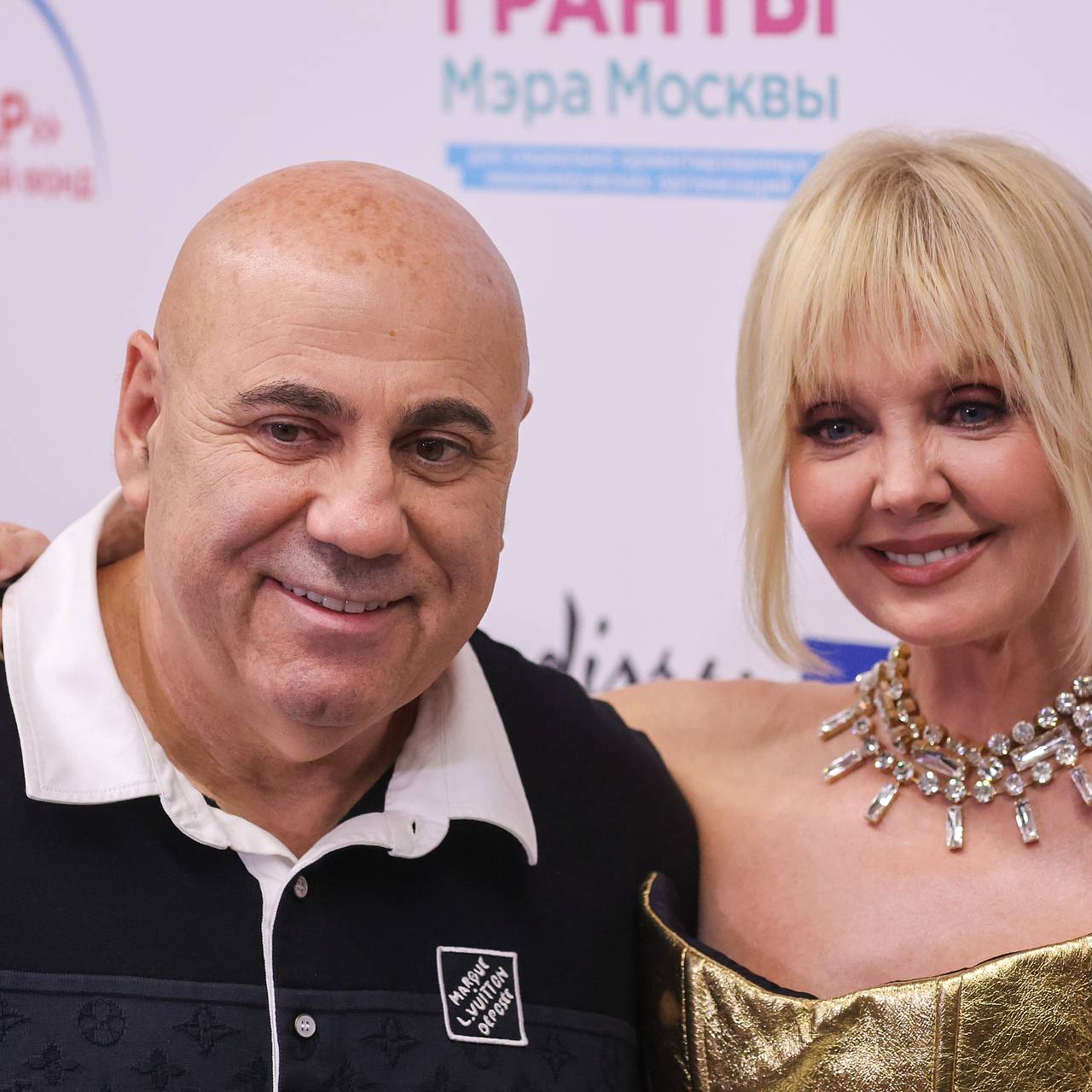 Иосиф Пригожин, Валерия, Клава Кока и Катя Iowa застряли в лифте