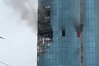 Беспилотник ВСУ врезался в «Грозный-Сити», на нескольких этажах обрушился фасад. Что известно об атаке на Чечню? 