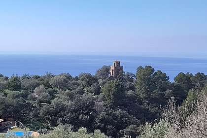 Мужчина отправился в одиночный поход, добрался до смотровой площадки и не выжил