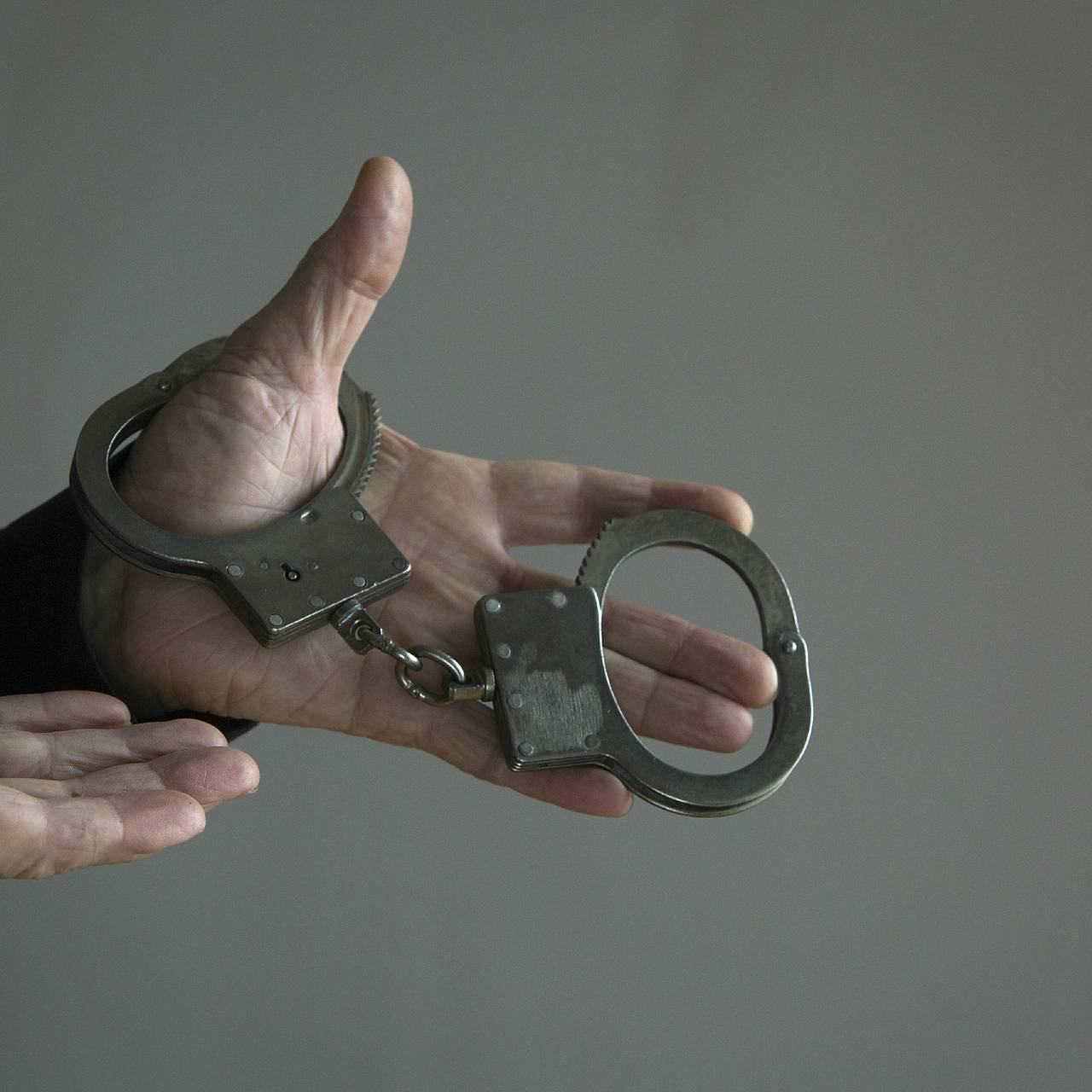 В Японии задержали актера сериала &laquo;Эмили в Париже&raquo; из-за наркотиков