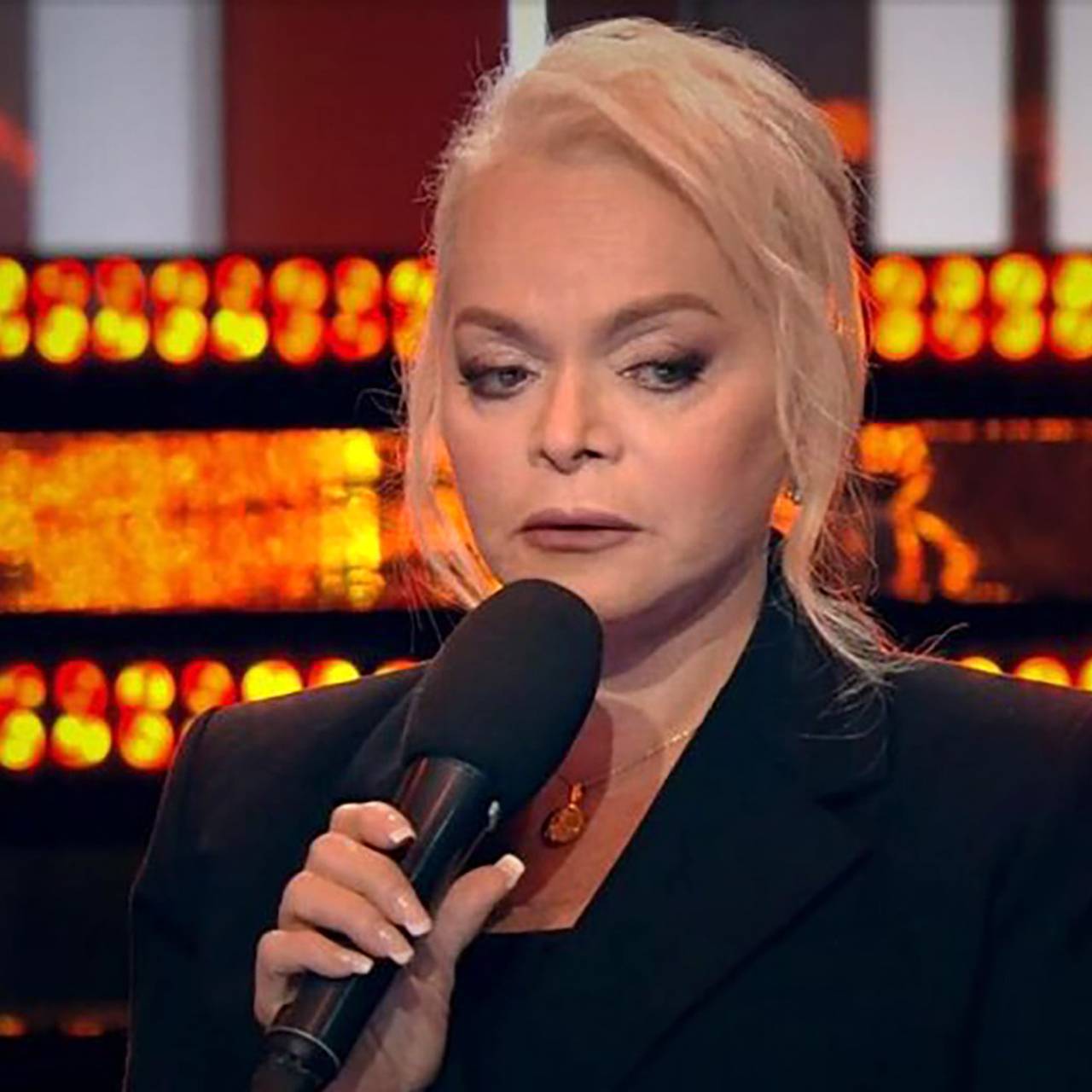 Эксперты по лжи нашли скрытый посыл в обращении Ларисы Долиной в шоу «Пусть говорят»