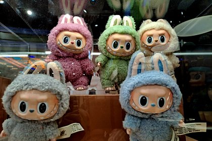 Акции производителя Labubu подешевели из-за продаж в «черную пятницу»