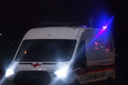 Гулявшие по российскому курорту супруги сорвались с крутого склона в овраг