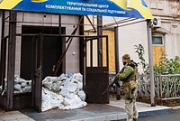 На Украине сотрудники ТЦК насмерть сбили мужчину с ребенком во время погони. Жители нашли способ отомстить с помощью России 