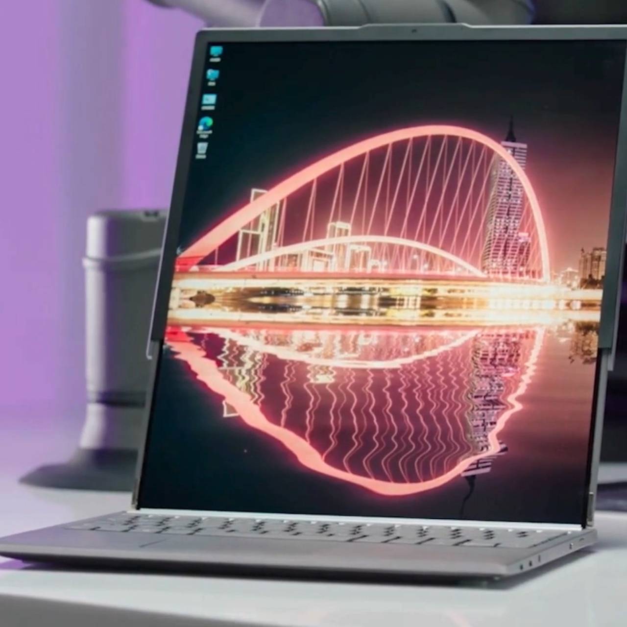 Создан игровой ноутбук с растягиваемым экраном