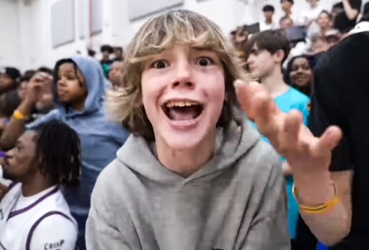 Зритель любительского матча по баскетболу Маверик Тревиллиан, с которого все началось