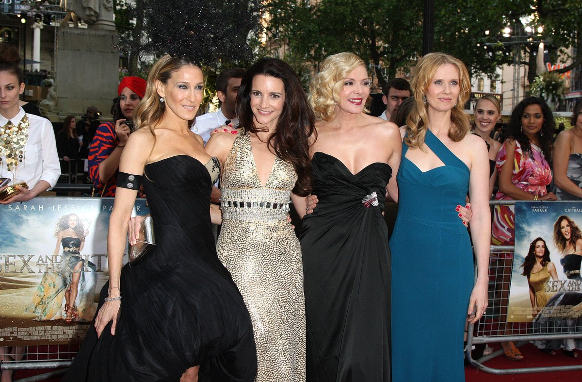 Слева направо: Сара Джессика Паркер, Кристин Дэвис, Ким Кэтролл и Синтия Никсон на премьере фильма «Секс в большом городе 2», май 2010 года