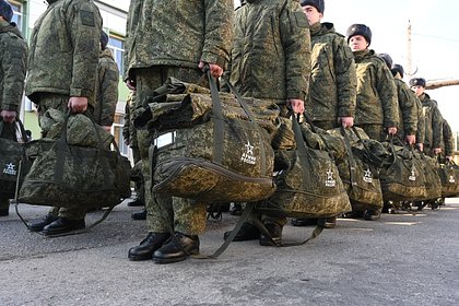 Власти ответили на предложение увеличить оклад срочникам в три раза