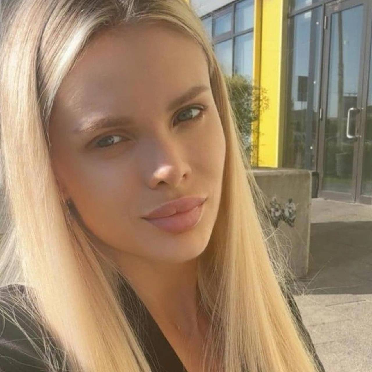 Неизвестный неделю отвечал с телефона избитой российской инста-модели