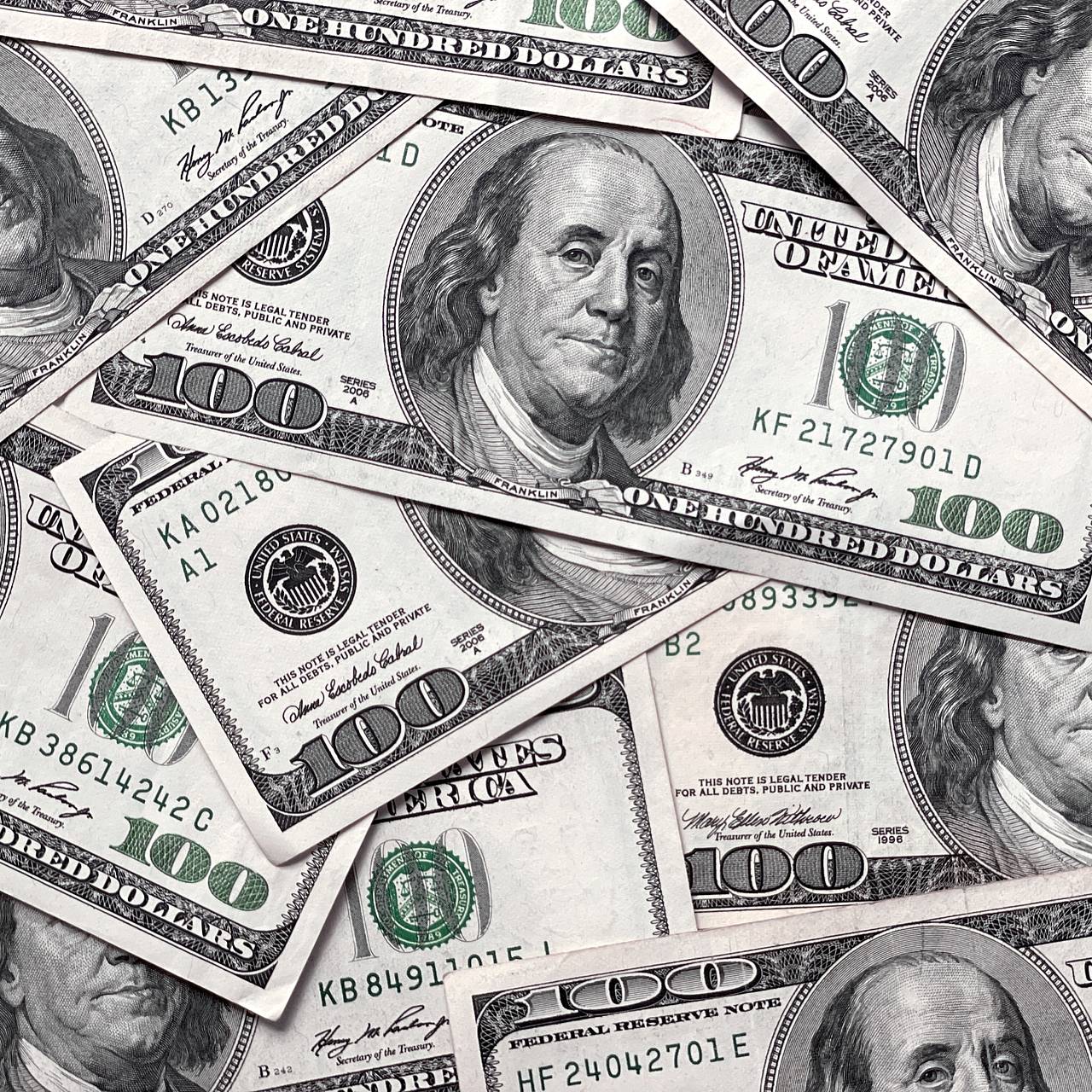 Российские экспортеры стали продавать меньше валюты