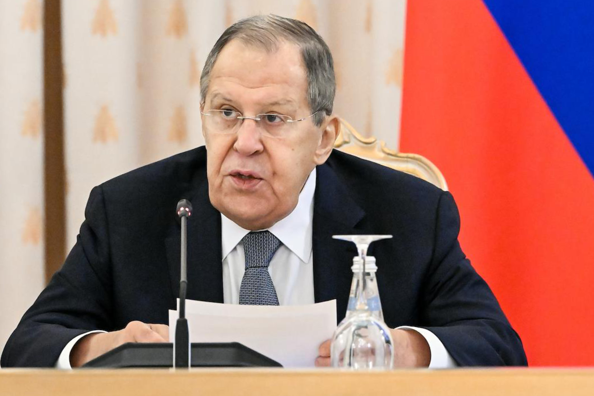 Лавров  пригрозил европейским миротворцам на Украине превращением в военную цель