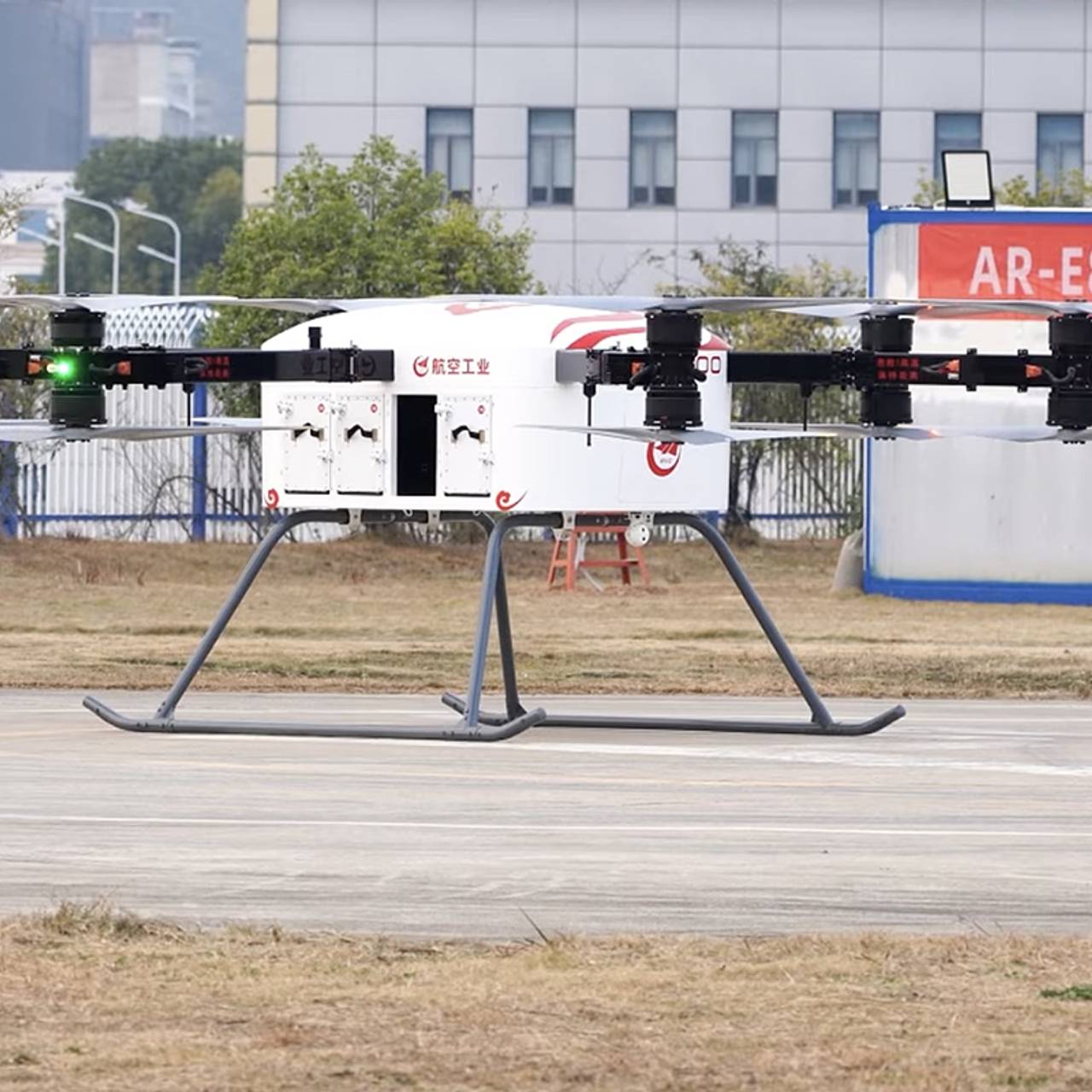 В Китае испытали гексакоптер весом 800 килограммов