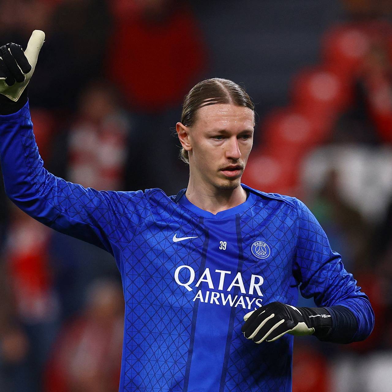 Хиддинк раскрыл значение совместной игры Сафонова с украинским одноклубником за ПСЖ