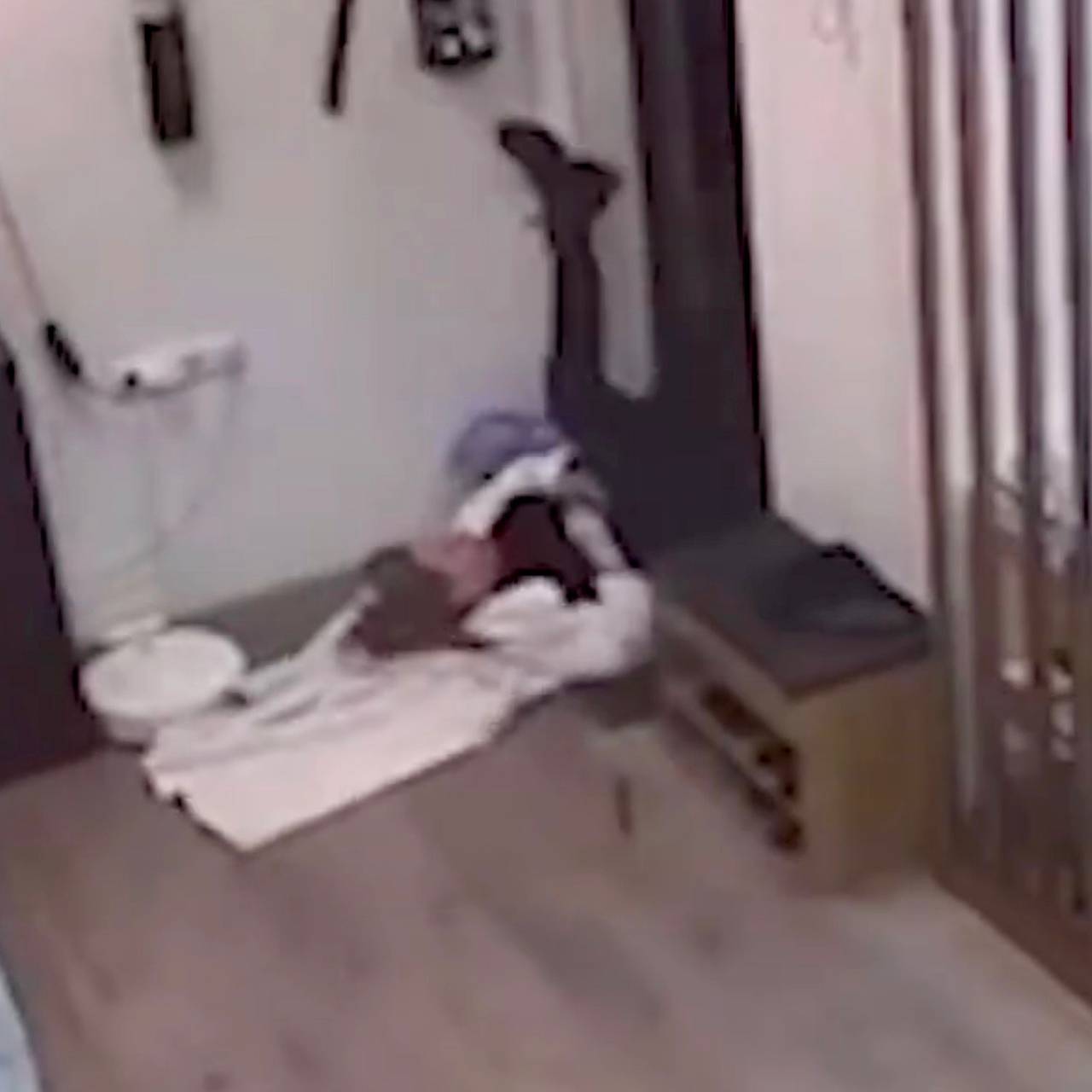 Избиение бьюти-блогерши в российском салоне красоты попало на видео