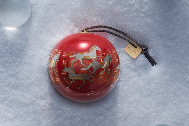 Российский бренд Bork предлагает купить елочные шары по 45 тысяч рублей