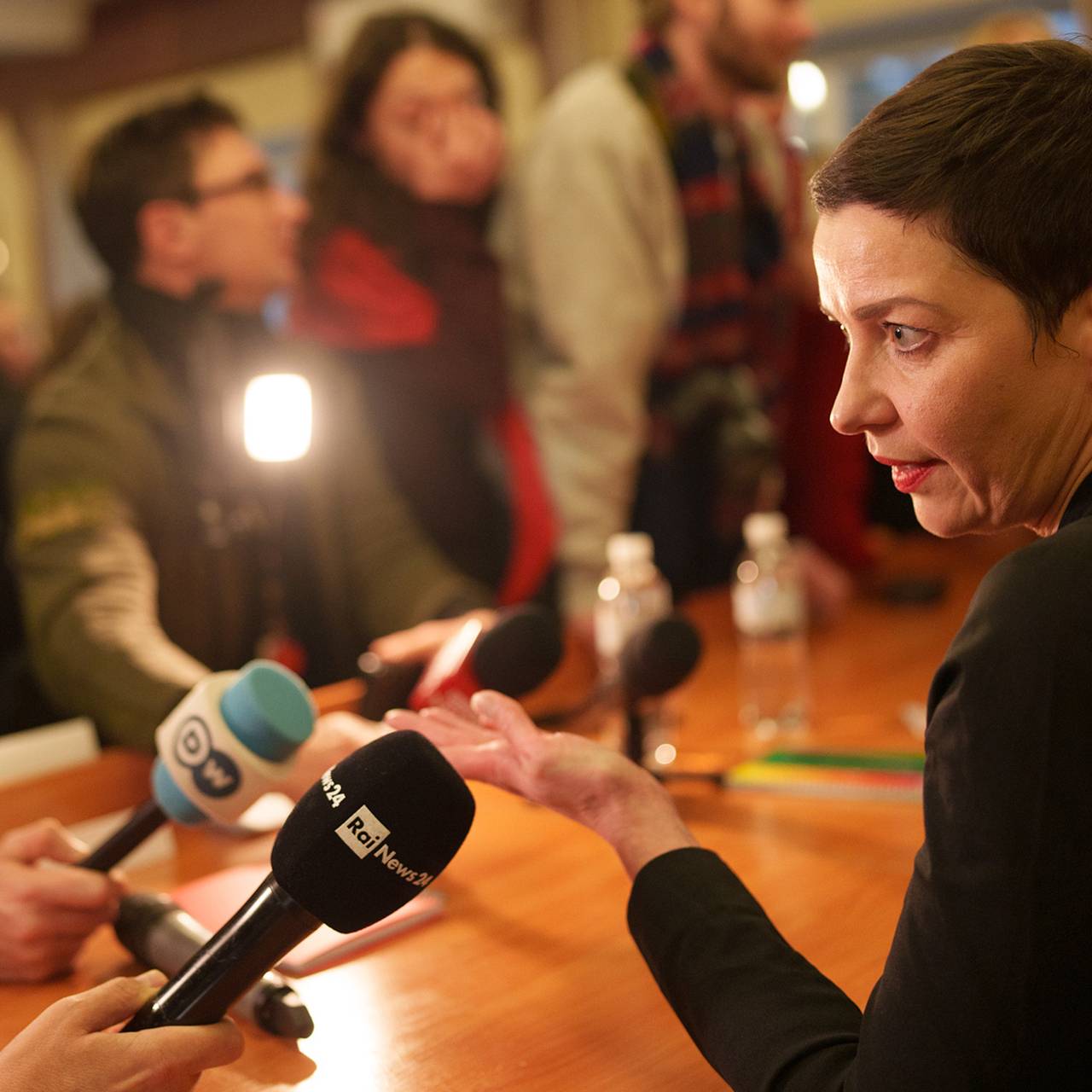 Освобожденных белорусских политзаключенных пять раз спросили об СВО