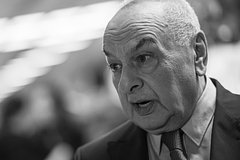 Левон Оганезов