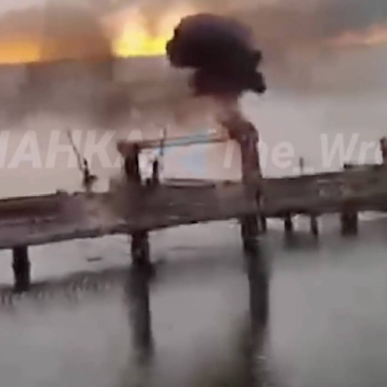 Авиаудар по мосту в Одесской области попал на видео