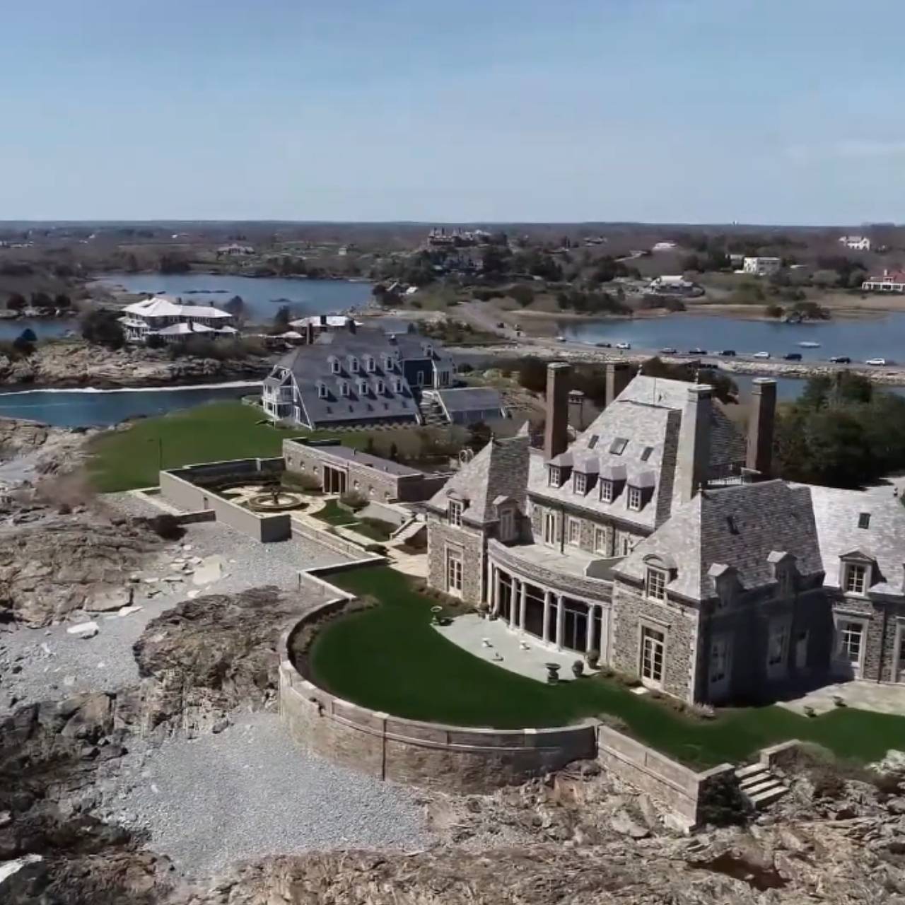 Дом по соседству с Тейлор Свифт в США выставили на продажу