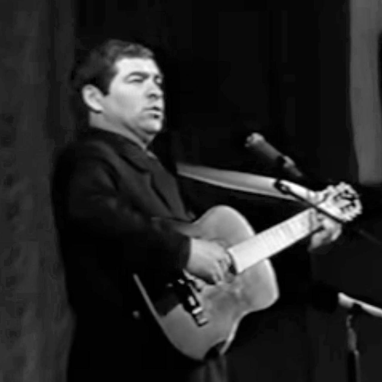 Умер заслуженный артист России Хупсергенов