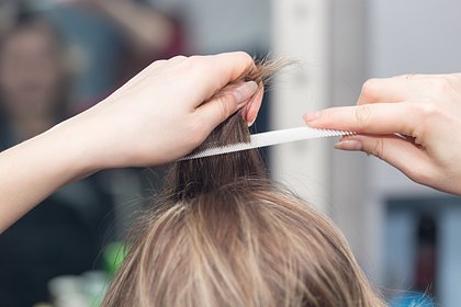 Россиянка получила в парикмахерской укусы вместо новой прически