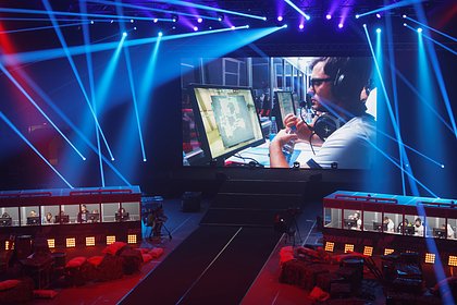 Украинский стример проиграл 24 миллиона рублей на ставках