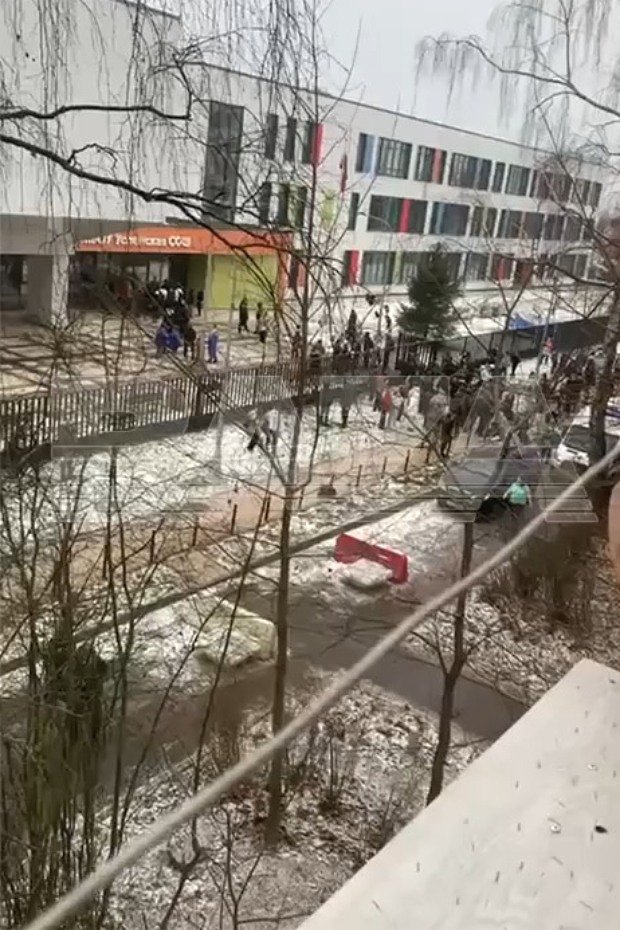 Эвакуация учеников из Успенской СОШ в Подмосковье