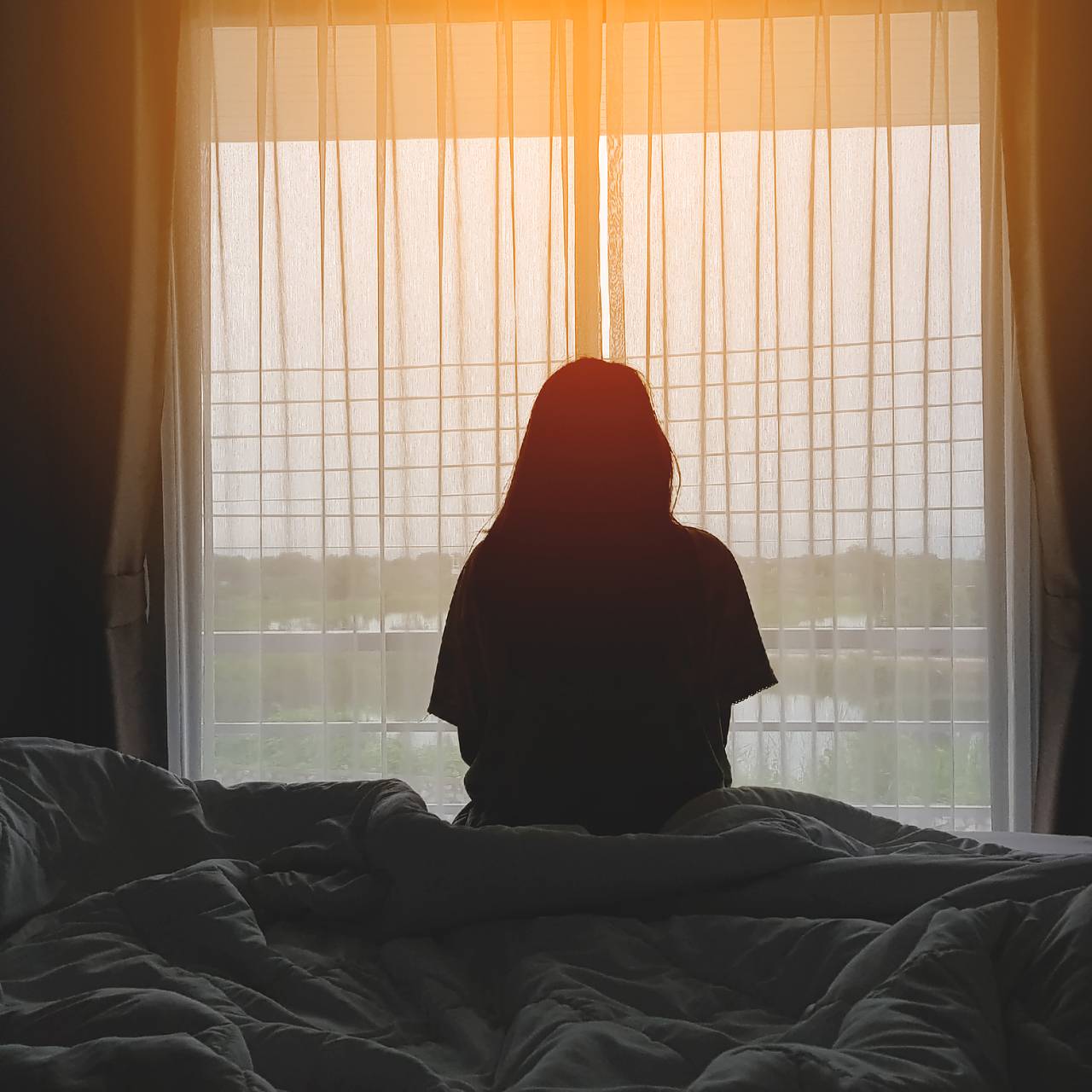 У 22-летней девушки остановилось сердце из-за стресса на работе