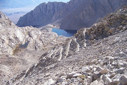 Забравшиеся на гору в США туристы наткнулись на тело