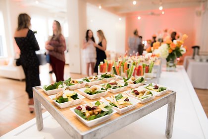 Корпоративы в России призвали заменить 13-й зарплатой