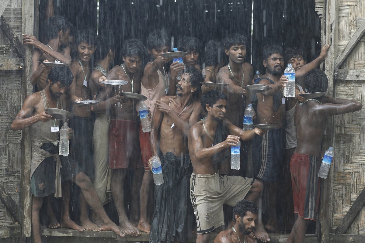 Около 200 пленников из разных стран силой держат в мошенническом кол-центре